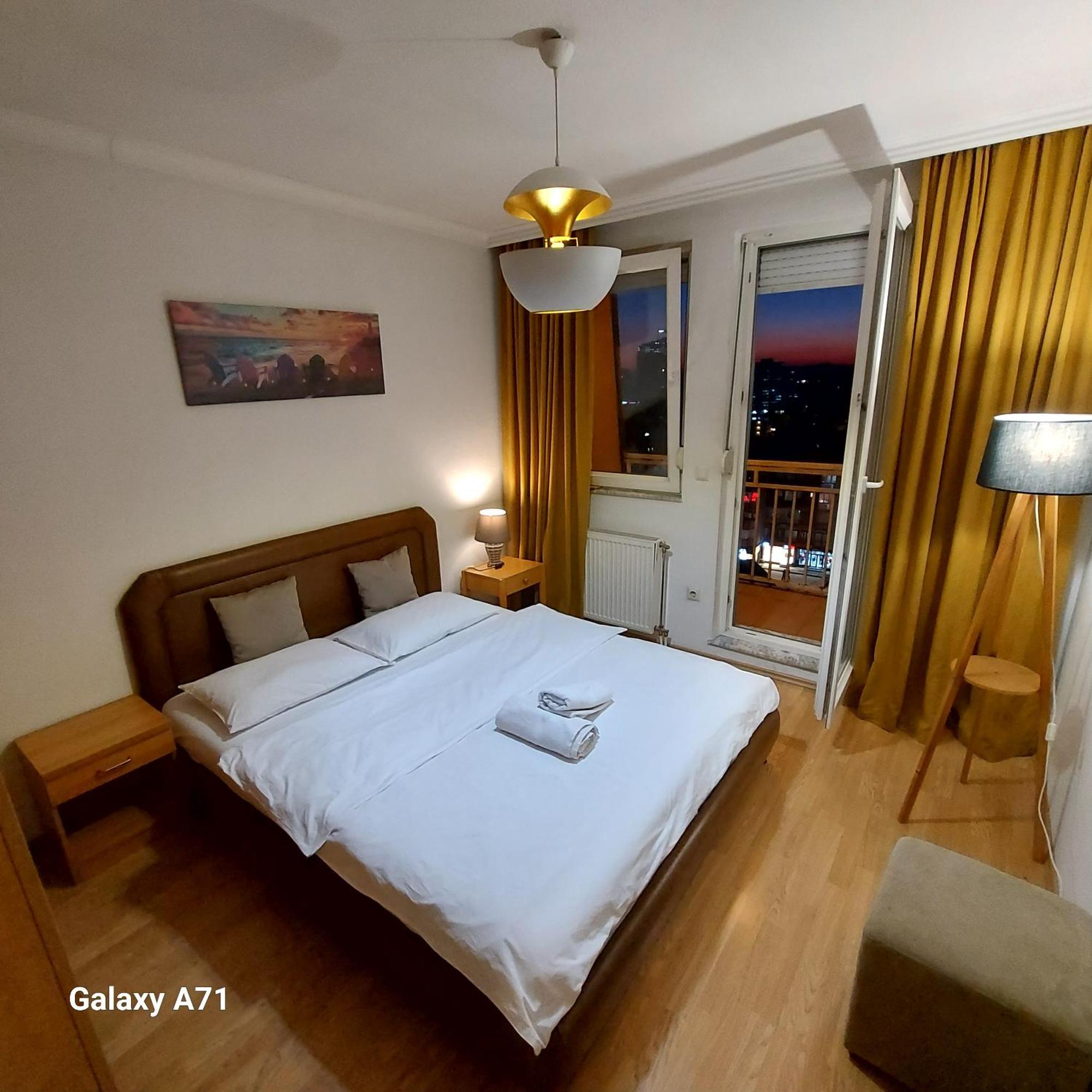 Gorgeous Apartment With City View In The City Center Pristina Eksteriør billede